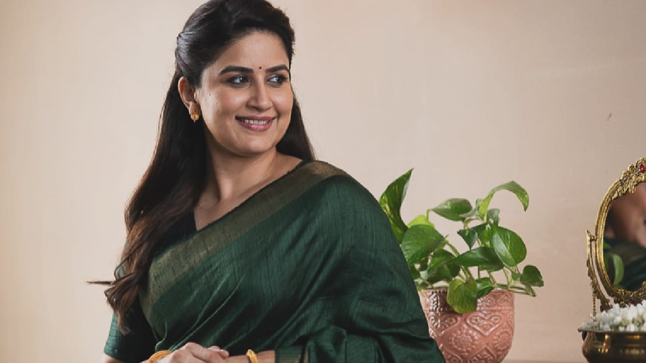 सोशल मीडियावर सक्रिय असणारी वैदेही तिच्या नवनवीन लूकचे फोटो चाहत्यांसोबत शेअर करताना दिसते. नुकतेच वैदेहीने तिचे हिरव्या रंगाच्या साडीतील काही खास फोटो शेअर केले आहेत.