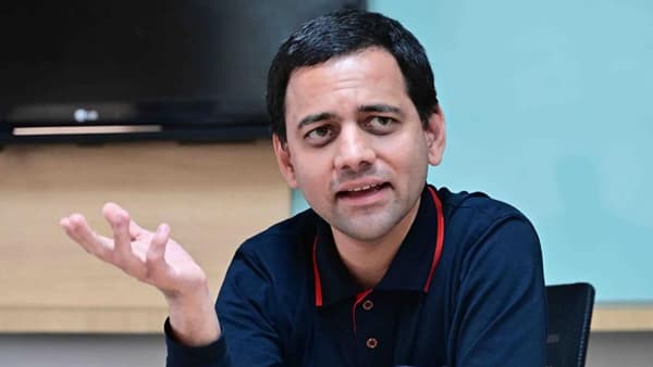 डीजेला विरोध करणे विद्यानंद बापट यांना पडले महागात, थेट हिंदू सेवा संघानेच..