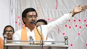 'मेलेल्याच्या टाळूवर लोणी चाटणारी औलाद म्हणजे...., विनायक राऊत संतापले, दिशा सालियनच्या वडिलांवर गंभीर आरोप!
