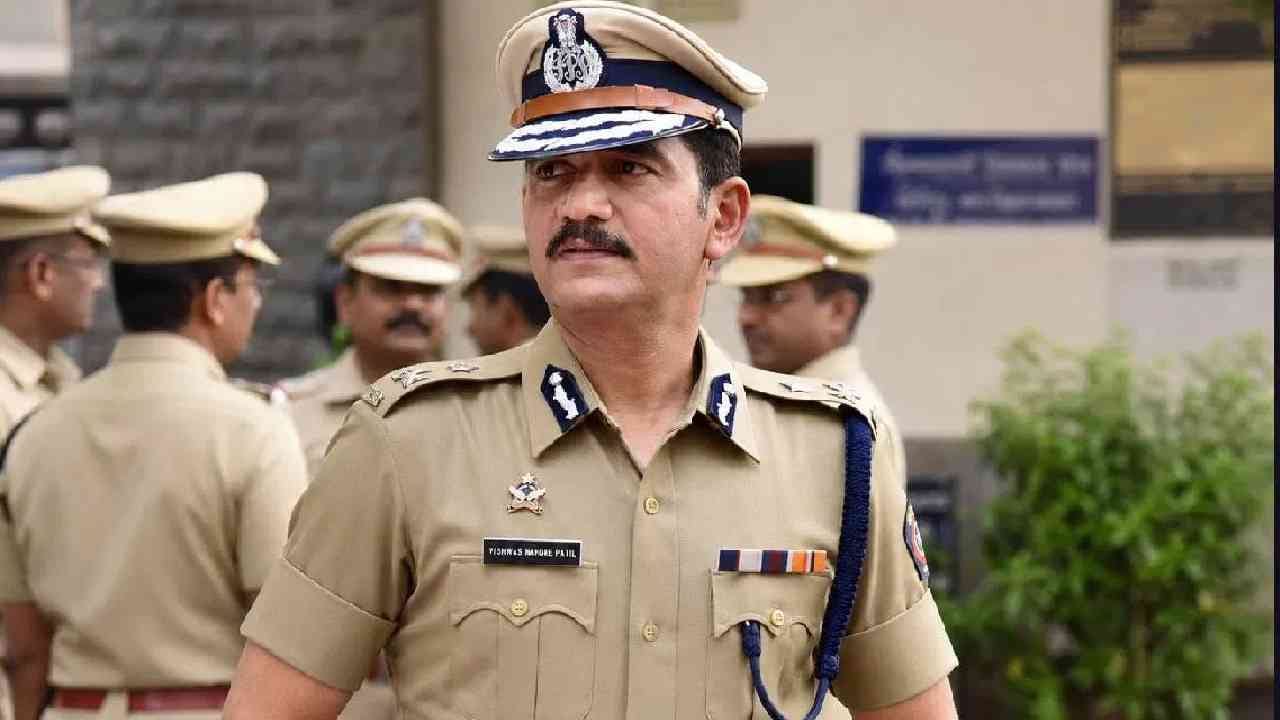 Vishvas Nagre Patil : सर्वधर्मीयांसाठी ही.. कमिश्नर विश्वास नागरे पाटील यांच्या तोंडून हे शब्द ऐकताच टाळ्यांचा एकच कडकडाट Vishvas Nagre Patil : सर्वधर्मीयांसाठी ही.. कमिश्नर विश्वास नागरे पाटील यांच्या तोंडून हे शब्द ऐकताच टाळ्यांचा एकच कडकडाट