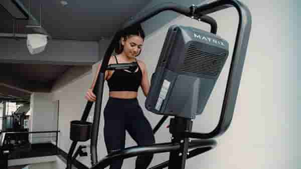 Weight Loss : फक्त चालण्याने आणि धावण्याने वजन कमी होतं? या काही महत्त्वाच्या गोष्टी माहिती असणं गरजेचं