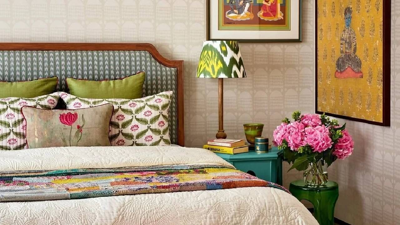 अदिती आणि सिद्धार्थ यांनी शेअर केलेल्या फोटोंमधून त्यांच्या घरातील क्लासी आणि आरामदायी वातावरणाची झलक पाहायला मिळते. चेन्नईच्या उंच इमारतीतील हे सुंदर घर अदिती आणि सिद्धार्थ यांच्या स्टायलिश आणि एलिगंट लाइफस्टाइलची खास झलक दाखवतं.
