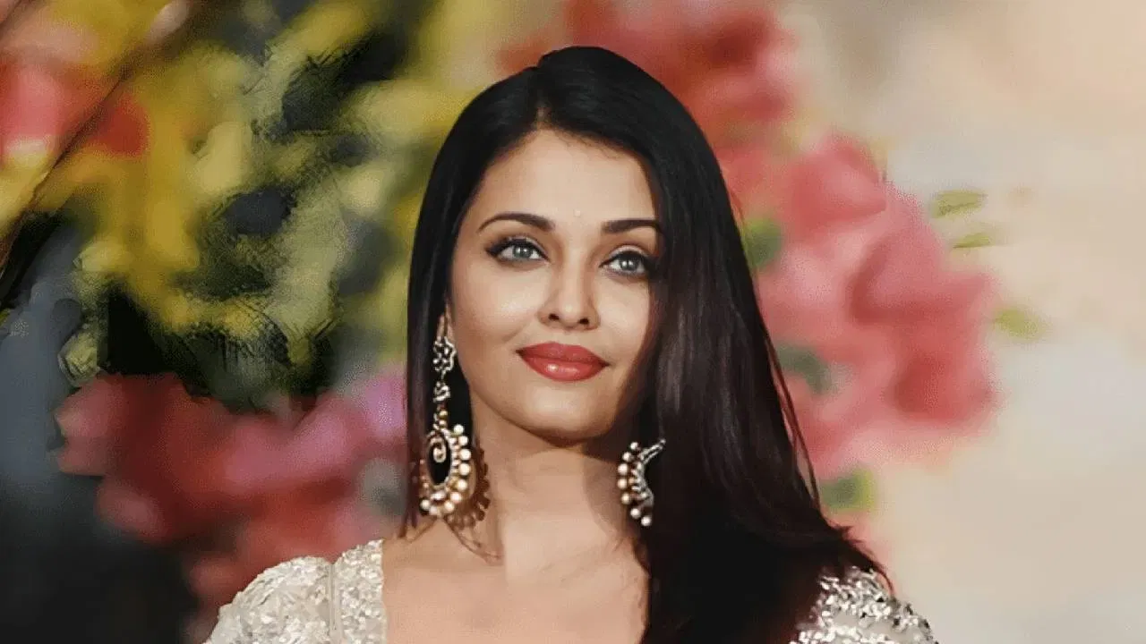 अलिकडेच ऐश्वर्या रायची संपत्ती समोर आली आहे. ऐश्वर्याकडे एकूण 900 कोटी रुपयांची संपत्ती असल्याचे म्हटले जात आहे. ती भारतातील सर्वात श्रीमंत अभिनेत्रींच्या यादीमध्ये आहे. पण सिनेसृष्टीत सक्रिय नसूनही ऐश्वर्या पैसे कुठून कमावते असा प्रश्न अनेकांना पडला आहे.
