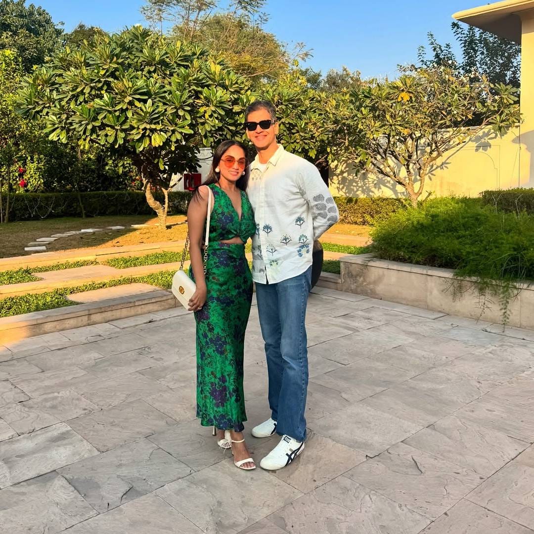 इतकंच नव्हे तर श्रीमाने तिच्या पेजवर ऐश्वर्या किंवा आराध्यासोबतचे फोटो कधीच शेअर न केल्यामुळे लोकांनी तिला ट्रोलसुद्धा केलं होतं. या ट्रोलिंगला उत्तर देताना श्रीमा म्हणाली होती, ज्यांना ऐश्वर्याचे फोटो बघायचे आहेत, ते ऐश्वर्याच्या अधिकृत पेजला भेट देऊ शकतात. ऐश्वर्याच्याही पेजवर इतर नातेवाईकांचे फोटो नाहीत. या संपूर्ण वादानंतर श्रीमाने तिचे कमेंट्स चुकीच्या पद्धतीने मांडले गेल्याची तक्रार केली होती.