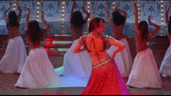 कजरा रे गाण्याची खास गोष्ट म्हणजे, 2005 मध्ये प्रदर्शित झालेल्या ‘बंटी और बबली’मध्ये ‘कजरा रे’ हे गाणं होतं. या गाण्याला अलीशा चिनाई, शंकर महादेवन आणि जावेद अली यांनी आवाज दिला. गाण्याचे बोल गुलजार यांनी लिहिले असून संगीत शंकर-एहसान-लॉय यांनी दिलं.