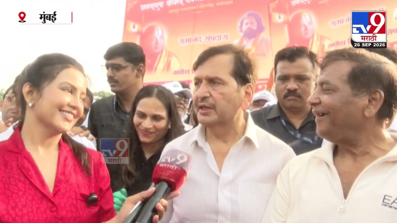 amruta Fadnavis on Sea Shore Shine
