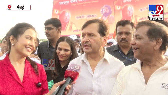 मुंबई चौपाटीवर गणेश विसर्जनानंतर 