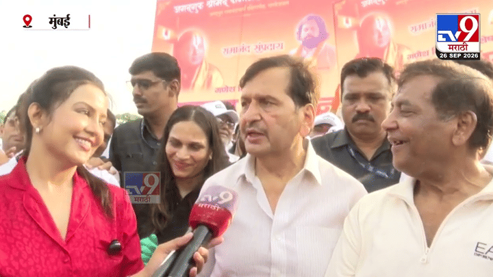 मुंबई चौपाटीवर गणेश विसर्जनानंतर 'Sea Shore Shine' स्वच्छता मोहिम, अमृता फडणवीसांचा निर्धार मुंबई चौपाटीवर गणेश विसर्जनानंतर 'Sea Shore Shine' स्वच्छता मोहिम, अमृता फडणवीसांचा निर्धार