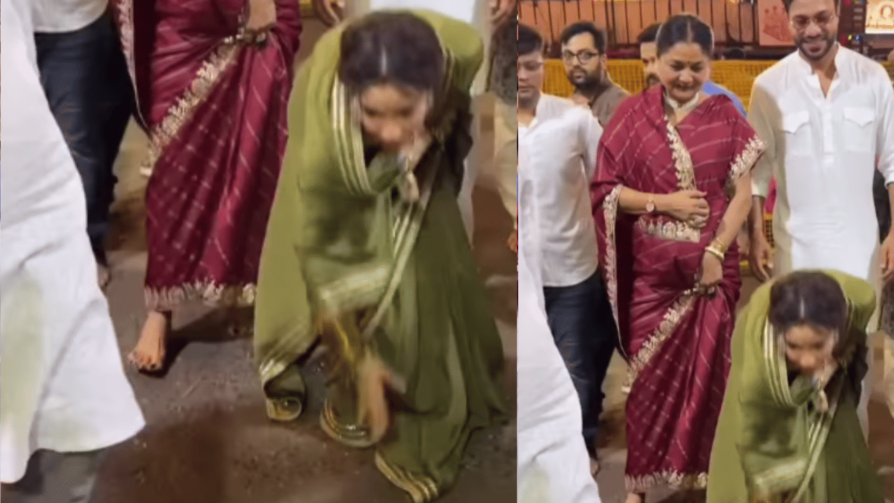लालबागच्या राजाच्या दर्शनासाठी जेव्हा अंकिता पोहोचली तेव्हा मंडपात जाण्याआधी तिने लालबागच्या धरतीला स्पर्श करुन आशीर्वाद घेतला.
