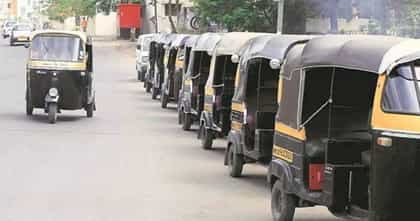 देशात महागाईचा भडका, इंधन दरवाढीने ओला, रिक्षाचालक आर्थिक संकटात.