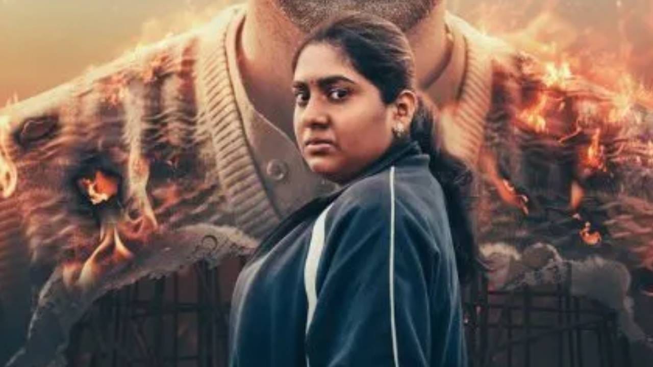 स्थानिक पोलिसांकडून अपेक्षित मदत मिळत नसताना बेबी स्वतःच या हत्येचा तपास करण्याचा निर्णय घेते. तपास करताना तिला अनेक कौटुंबिक रहस्यं आणि विश्वासघात समोर येतात. या चित्रपटाची खासियत म्हणजे हा केवळ हत्येचा तपास करणारा चित्रपट नाही. यात एका महिला पोलिस अधिकाऱ्याच्या वैयक्तिक आयुष्यातील संघर्षालाही महत्त्व देण्यात आलं आहे. घरात पती आणि सासरच्या मंडळींकडून होणारी उपेक्षा, नोकरीच्या ठिकाणी पुरुषप्रधान मानसिकतेचा सामना आणि त्याचवेळी हत्येचं गूढ सोडवण्याची जबाबदारी अशा अनेक गोष्टी कथेत पाहायला मिळतात.