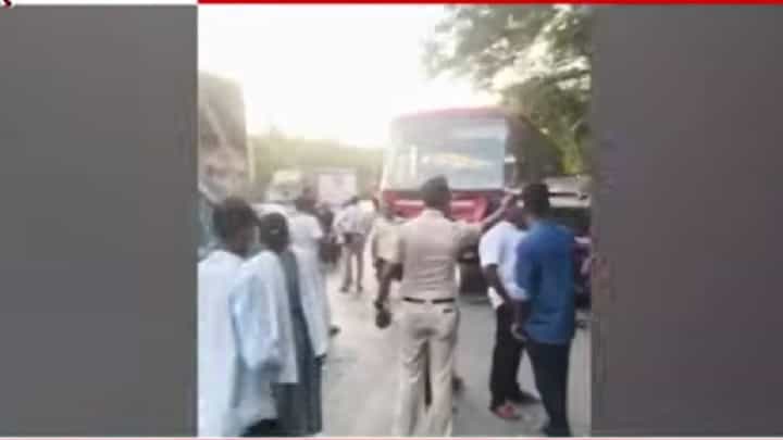 Belapur : बसचा ब्रेक फेल अन् थेट रिक्षा-कारला धडकली; बेलापूरमध्ये भीषण अपघात, जखमींना MGM रुग्णालयात केलं दाखल Belapur : बसचा ब्रेक फेल अन् थेट रिक्षा-कारला धडकली; बेलापूरमध्ये भीषण अपघात, जखमींना MGM रुग्णालयात केलं दाखल