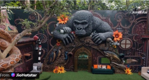 दरम्यान, बिग बॉसचे सिझन सुरू झाल्यानंतर या सिझनमधील घराची थिम कशी असेल, याची प्रत्येकालाच उत्सुकता असते. यावेळी मात्र बिग बॉसचं घर खूपच खास असणार आहे. यावेळी बिग बॉसच्या घरात साप, विंचू, माकड असे प्राणी दिसत आहेत. फोटो सौजन्य- एक्स- @BiggBoss24x7