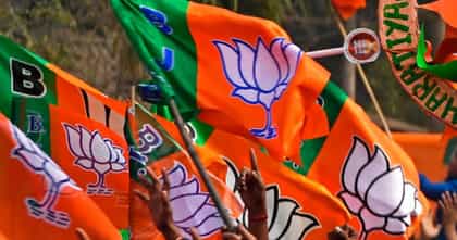 भाजपमधील अंतर्गत धुसफूस पुन्हा चव्हाट्यावर; बड्या नेत्याला डावललं.
