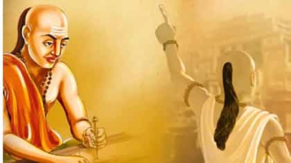Chanakya Niti : शत्रूचा पराभव करायचाय? मग या पाच गोष्टी लक्षात ठेवाच.