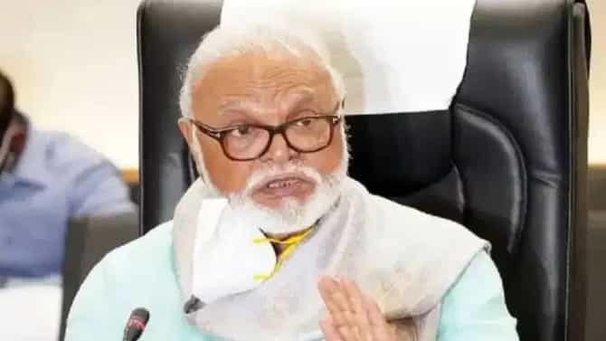 ओबीसी मंत्रिमंडळ उपसमितीच्या बैठकीवर भुजबळांसह 3 मंत्र्यांचा बहिष्कार, समोर आलं मोठं कारण