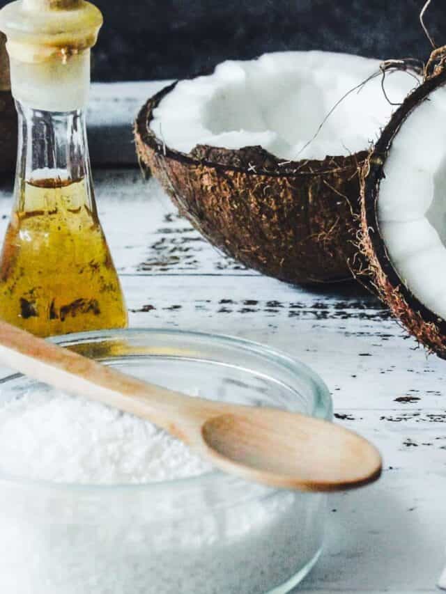 नारळाच्या तेलात कापूर टाकून केसांना लावल्याने काय होते ?