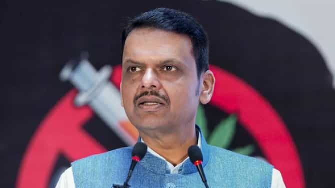 देवेंद्र फडणवीसांची मोठी घोषणा; मराठी चित्रपटांसाठी अधिकाधिक चित्रपटगृहे, आधुनिक फिल्म सिटी उभारणार