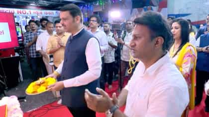 TV9 मराठीच्या बाप्पाचं मुख्यमंत्री फडणवीसांनी घेतलं दर्शन.