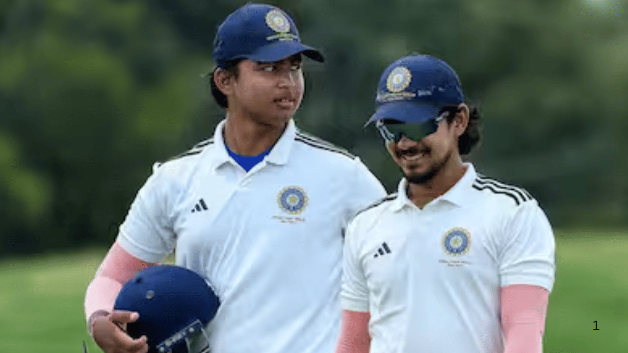 वैभवने उंचावली ट्रॉफी, 13 वर्षानंतर पहिल्यांदाच असं घडलं! फायनल सामना न खेळता बनला चॅम्पियन वैभवने उंचावली ट्रॉफी, 13 वर्षानंतर पहिल्यांदाच असं घडलं! फायनल सामना न खेळता बनला चॅम्पियन