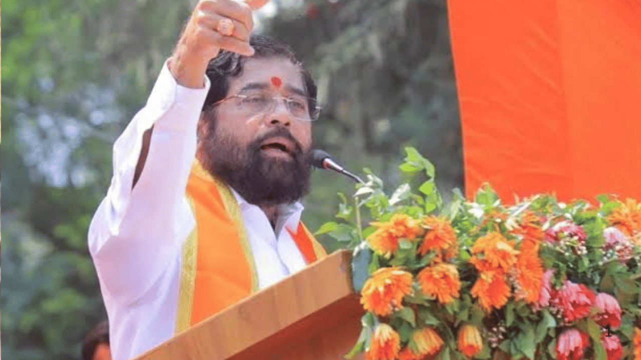 यावेळी शिंदे यांनी महाराष्ट्राच्या वतीने आणि साडेबारा कोटी जनतेच्या तसेच शिवसेनेच्या वतीने पंतप्रधान नरेंद्र मोदी यांना त्यांच्या 76 व्या वाढदिवसाच्या शुभेच्छा दिल्या.