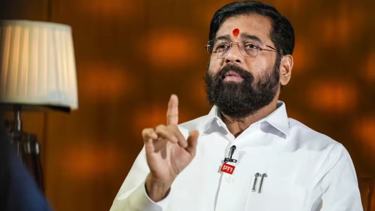 उपमुख्यमंत्री एकनाथ शिंदे यांना दौऱ्याला उशीर झाल्याने यांनी खडकी, रोहिणखेड आणि टाकळी येथे दौरा केला तर तिघ्रा गावात त्यांना उशीर झाल्याने पोहचता आले नाही.