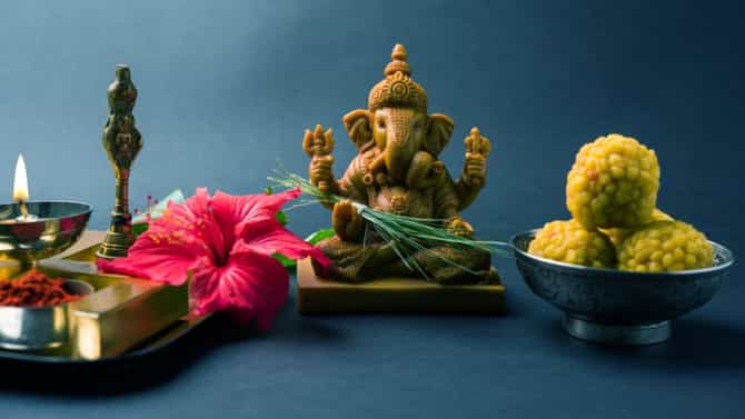 आधी हरितालिका पूजन की आधी गणेश चतुर्थीचे पूजन ? पंचांगकर्त्यांचे म्हणणे काय ?