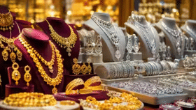 Todays Gold Rate: Import Duty कमी होणार अशी चर्चा रंगताच किमती धाडकन कोसळल्या, सोन्याचा आजचा भाव किती?