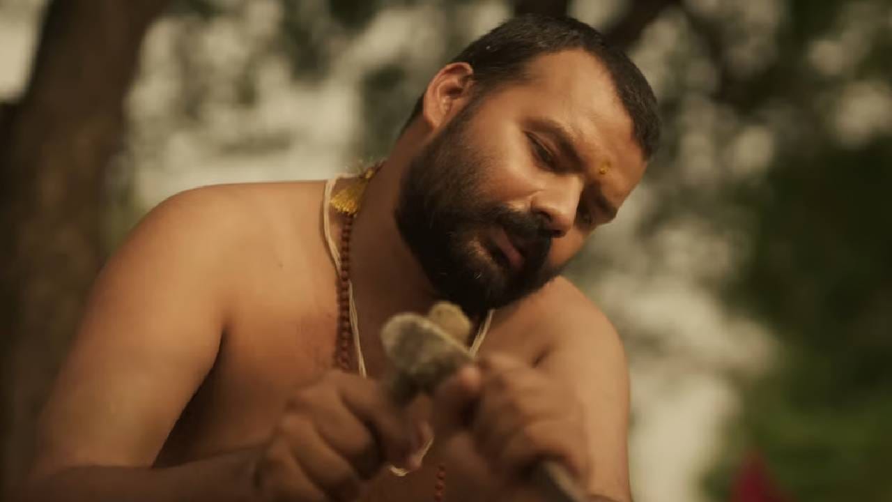विशेष म्हणजे या चित्रपटात कोणताही मोठा सुपरस्टार नाही. त्याचबरोबर प्रदर्शनाआधी फार मोठं प्रमोशनही करण्यात आलं नव्हतं. त्यामुळे सुरुवातीला या चित्रपटातून बॉक्स ऑफिसवर फारशा अपेक्षा नव्हत्या. 7 ऑगस्टला थिएटरमध्ये दाखल झाल्यानंतर पहिल्या आठवड्यात त्याला अत्यंत थंड प्रतिसाद मिळाला. पहिल्या वीकेंडला सिनेमाने केवळ 60 लाख रुपयांची कमाई केली होती. मात्र, दुसऱ्या आठवड्यानंतर चित्र पूर्णपणे बदललं.