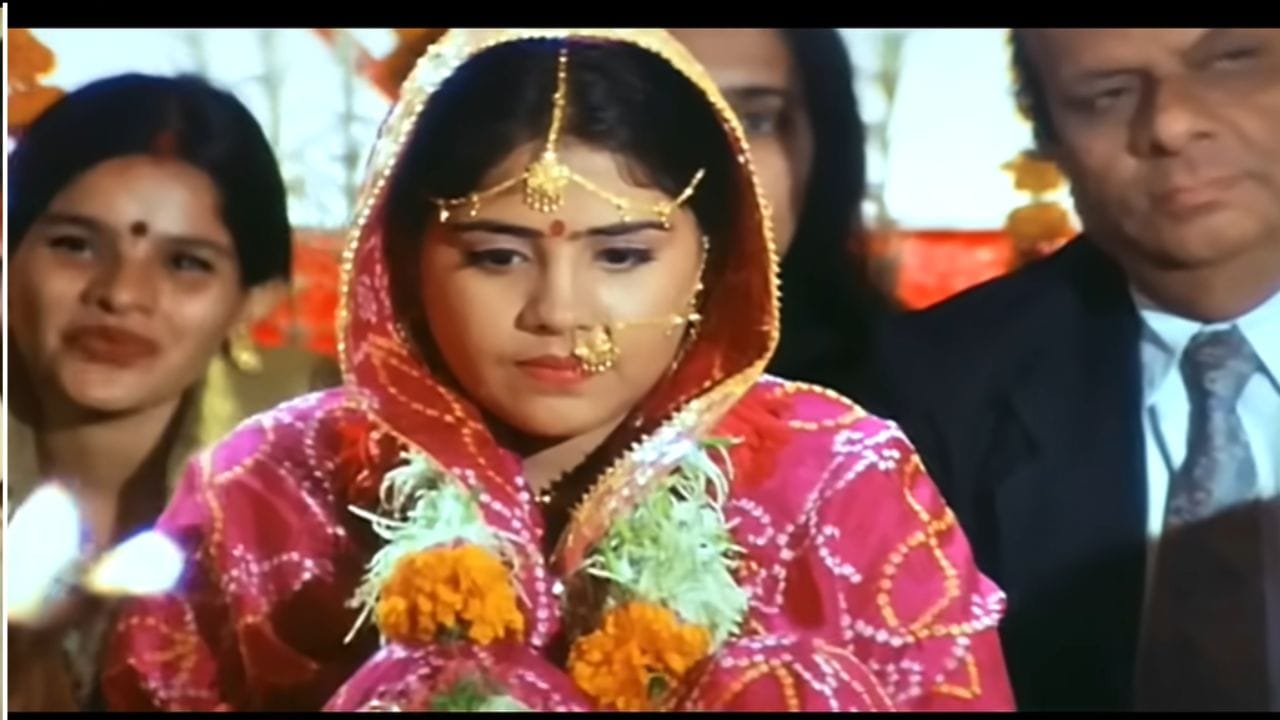 आशा भोसले आणि सुरेश वाडेकर    हे गाणे आशा भोसले आणि सुरेश वाडेकर यांनी गायले आहे. गाण्यातील वेगळी लय आणि मजेदार शब्दांमुळे ते प्रेक्षकांच्या लक्षात राहिले.