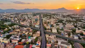 म्हाताऱ्यांचे गाव! दिल्ली-मुंबई सोडा, या शहरात घर घेण्यासाठी झुंबड, नेमक्या सुविधा असतात तरी काय?