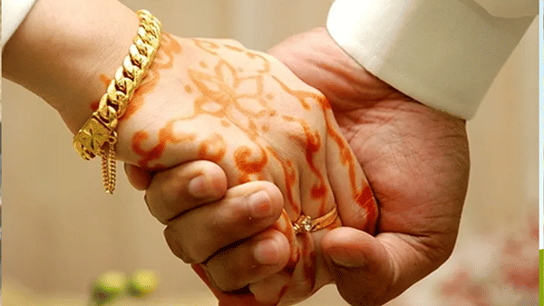 नवरा-बायकोमध्ये भांडणं होतातच; नातं तुटू देणार नाहीत ‘हे’ ४ नियम!