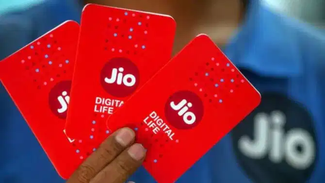 जिओचा तगडा प्लॅन! 1,032 GB डेटा मिळणार, हॉटस्टारपासून एआयपर्यंत सगळंच फ्री...