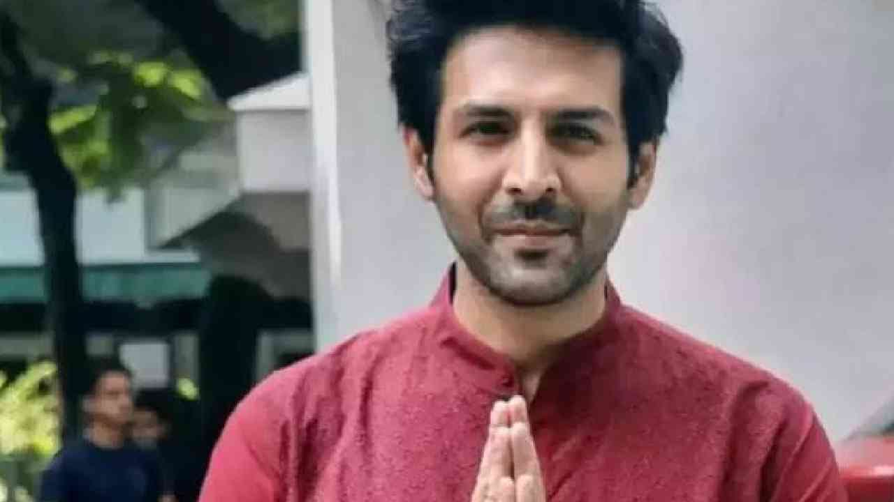 Kartik Aaryan Lalbaugcha Raja : काल राष्ट्रीय पुरस्कार जिंकला, आज कार्तिक आर्यनने लालबाग राजाच्या दरबारात येऊन केलं पहिलं हे काम Kartik Aaryan Lalbaugcha Raja : काल राष्ट्रीय पुरस्कार जिंकला, आज कार्तिक आर्यनने लालबाग राजाच्या दरबारात येऊन केलं पहिलं हे काम