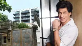 Shah Rukh Khan Mannat: अंबानींच्या पाठोपाठ शाहरुखचा स्वॅग, 300 कोटींच्या मन्नतचे लाइट बिल ऐकून धक्काच बसेल