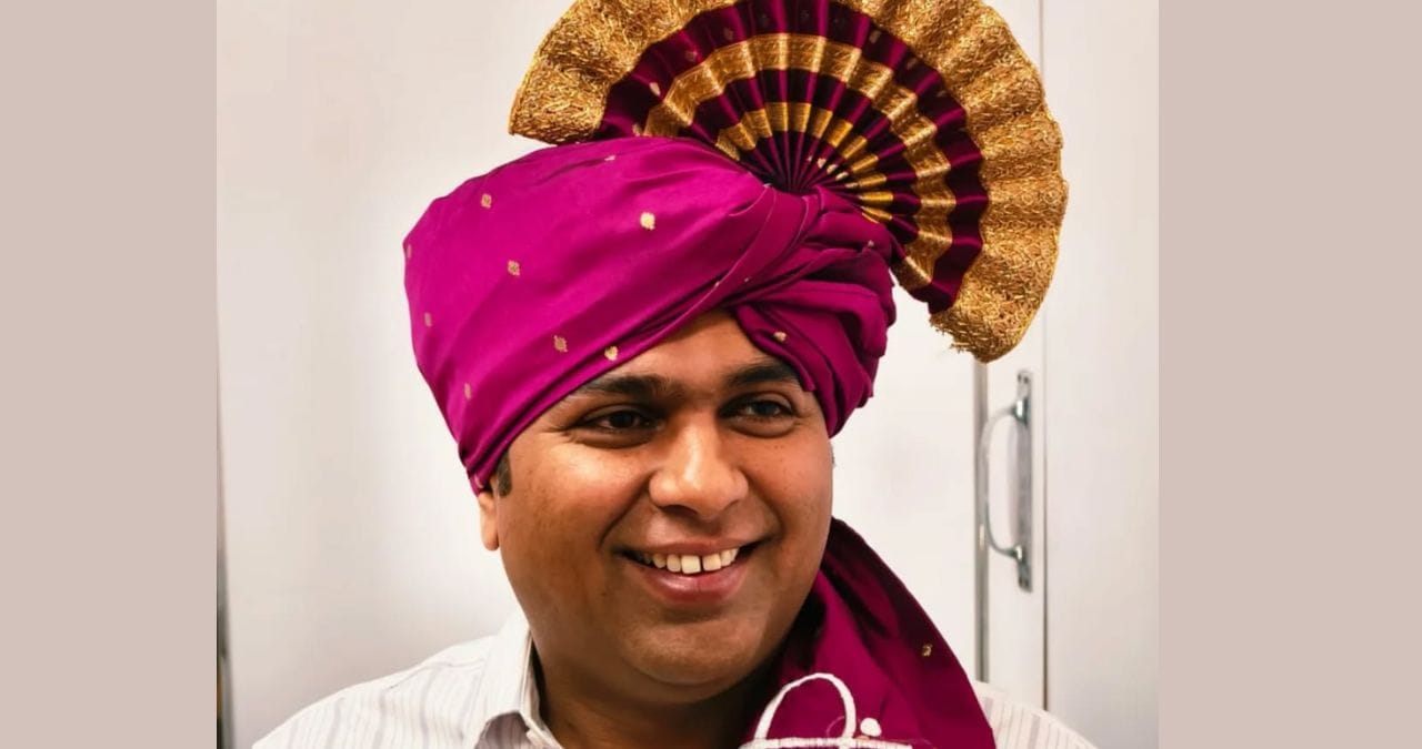 गोकुळसाठी नविद हे अर्ज करताना शिवसेना आणि राष्ट्रवादी काँग्रेस पक्षाचे नेते उपस्थित होते. मात्र भाजपचा एक ही प्रतिनिधी यावेळी पाहायला मिळाला नाही.