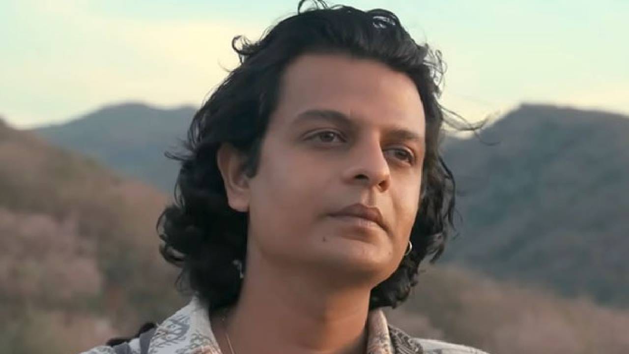 'सॅकनिल्क'ने दिलेल्या माहितीनुसार, 'लालो-कृष्णा सदा सहायते' या चित्रपटाने देशात 114.75 कोटी रुपयांची ग्रॉस कमाई, तर 97.07 कोटी रुपयांची नेट कमाई केली होती. तर जगभरातील ग्रॉस कलेक्शन 122.25 कोटी रुपये इतकं होतं. हा चित्रपट गुजराती सिनेमातील सर्वाधिक कमाई करणारा चित्रपट ठरला. तसंच जगभरात 100 कोटी रुपयांचा टप्पा पार करणारा पहिला गुजराती चित्रपट होण्याचा मानही त्याने मिळवला.
