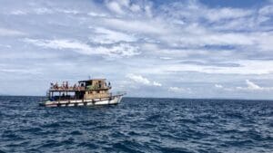 Lakshadweep : अरबी समुद्रात ड्रग्ज तस्करांना मोठा झटका! तब्बल एवढे किलो हेरॉईन-मेथाफेमाईन जप्त; थेट पाकिस्तानी…