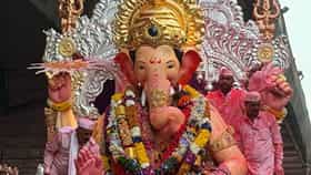 लालबागच्या राजाच्या चरणी भक्तांनी किती केले दान?, सोने-चांदी आणि रोख रकमेवरही दिला भर