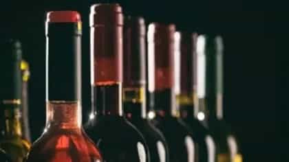 दारुच्या रिकाम्या बॉटलपासून बनवा आकर्षक लाईट लॅम्प, वाचा काय करावं?.