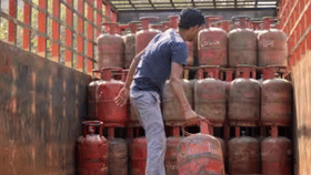 LPG Cylinder: एलपीजी सिलिंडर 400 रुपयांनी कमी होणार, तर सब्सिडी वाढणार? Report समोर