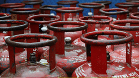 LPG Cylinder संदर्भात महत्त्वाची अपडेट समोर, जर असं केलात तर थेट सरकार... 1 ऑक्टोबरपासून नियम बदलणार