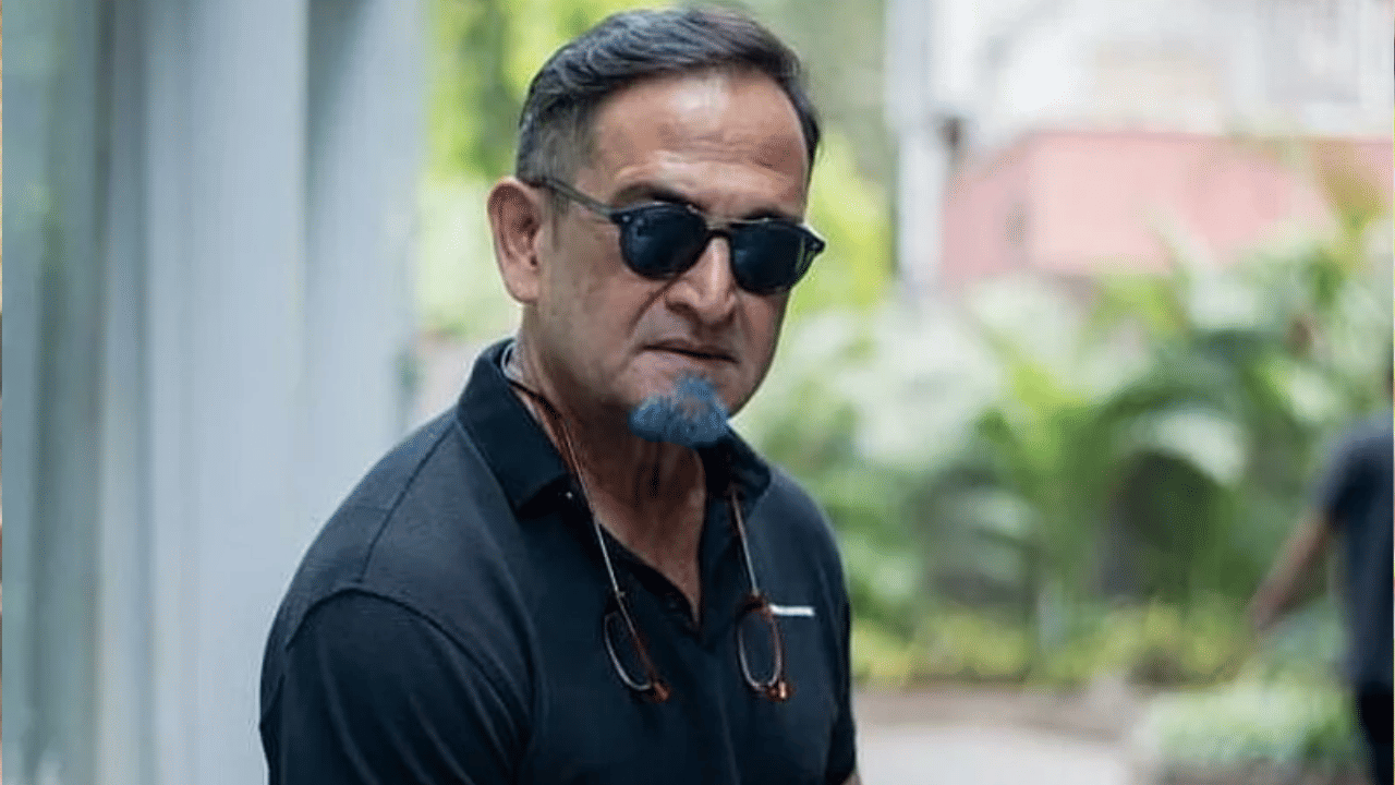 दिग्दर्शक महेश मांजरेकर यांनी बऱ्याच मराठी आणि हिंदी फिल्ममध्ये काम केले असून काही फिल्म त्यांनी दिग्दर्शितही केल्या आहेत. अगदी नवख्या, छोट्या कलाकारांपासून ते बॉलिवूडच्या बड्या कालाकारांसह त्यांनी काम केलंय.