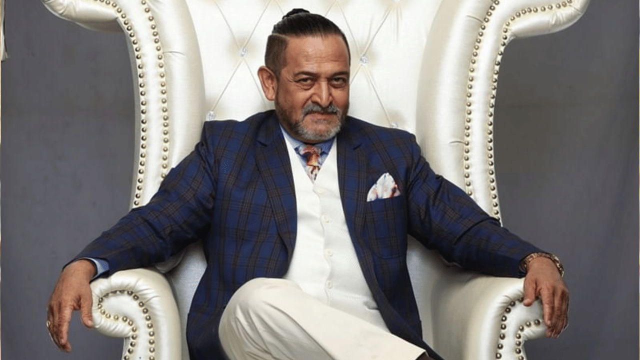 यामध्ये बॉलिवूडचे बिग बी अमिताभ बच्चन यांचाही समावेश आहे. एकदा महेश मांजरेकरांसोबत त्यांच्या एका फिल्ममध्ये काम करताना अमिताभ बच्चन यांनी हिंदीबद्दल एक विधान केले होते ज्याचा किस्सा मांजरेकरांनी बोलून दाखवला आहे.