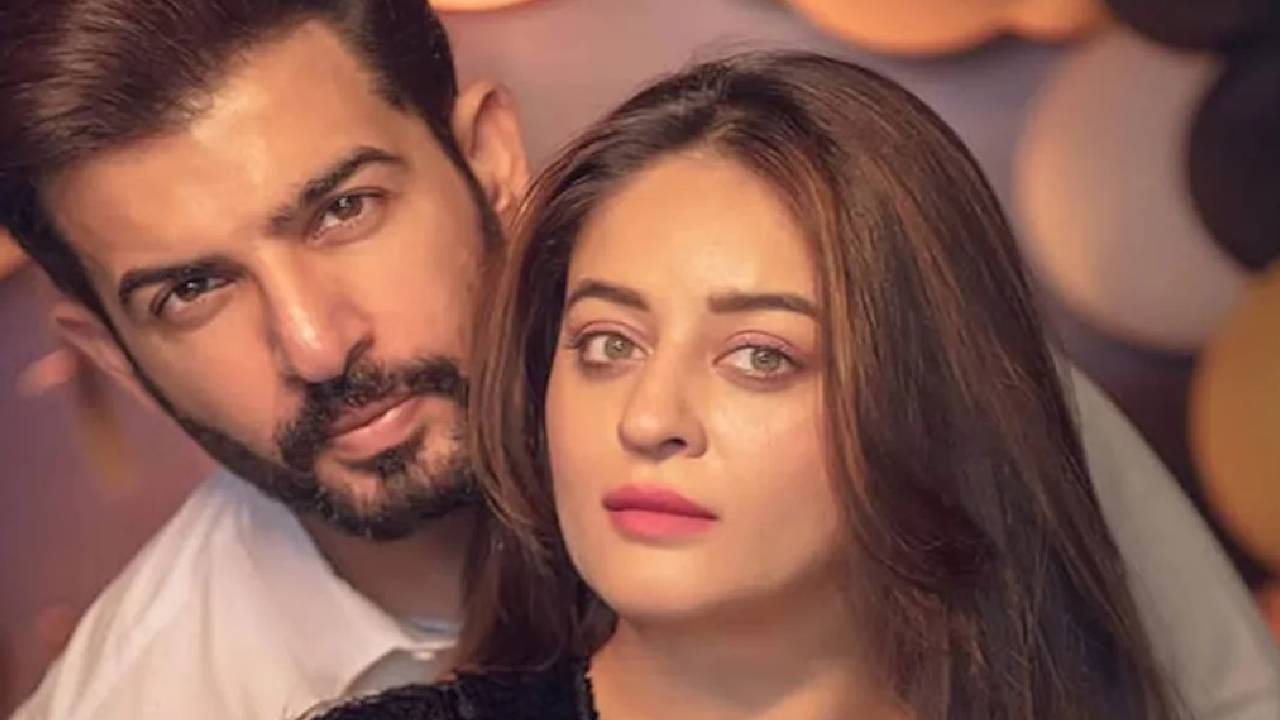 ‘बिग बॉस 20’च्या घरात अभिनेत्री माही विजने एण्ट्री घेतल्यानंतर तिच्या वैयक्तिक आयुष्याची पुन्हा एकदा चर्चा सुरू झाली आहे. नुकत्याच दिलेल्या एका मुलाखतीत माहीने या मुद्द्यावर मनमोकळेपणाने भाष्य केलं. माही विज आणि जय भानुशाली यांनी तब्बल 14 वर्षांच्या वैवाहिक आयुष्यानंतर होण्याचा निर्णय जाहीर केला.