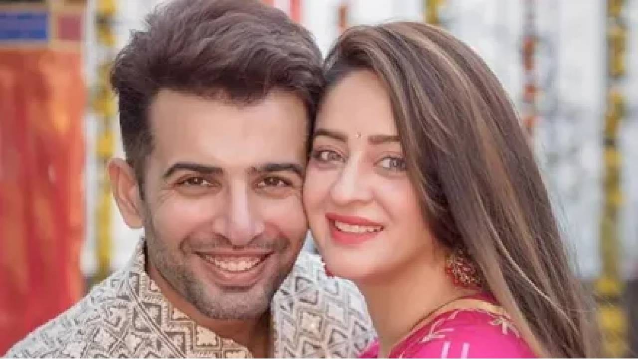 दोघांनीही हे नातं कोणत्याही कटुतेशिवाय संपवण्याचा निर्णय घेतल्याचं स्पष्ट केलं होतं. मुलांच्या संगोपनाची जबाबदारी दोघेही मिळून पार पाडणार असल्याचं त्यांनी सांगितलं होतं. बिग बॉसच्या घरात जाण्यापूर्वी 'टाइम्स ऑफ इंडिया'ला दिलेल्या मुलाखतीत माहीने स्पष्ट केलं की, ती बिग बॉसच्या घरात जयसोबतच्या विभक्त होण्याबद्दल चर्चा करणार नाही.
