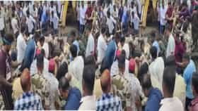 मिरजमध्ये मोठी दुर्घटना, सिव्हिल हॉस्पिटलबाहेर स्लॅब कोसळला, 6 जण अडकले
