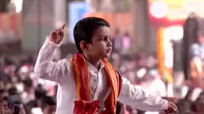 चिंतामणीच्या मिरवणुकीतील छोट्या गणेशभक्ताचा VIDEO व्हायरल-1763965