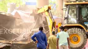 गोरेगावमधील अवैध झोपड्यांवर BMCची कारवाई; थेट बुलडोझर...-1766230