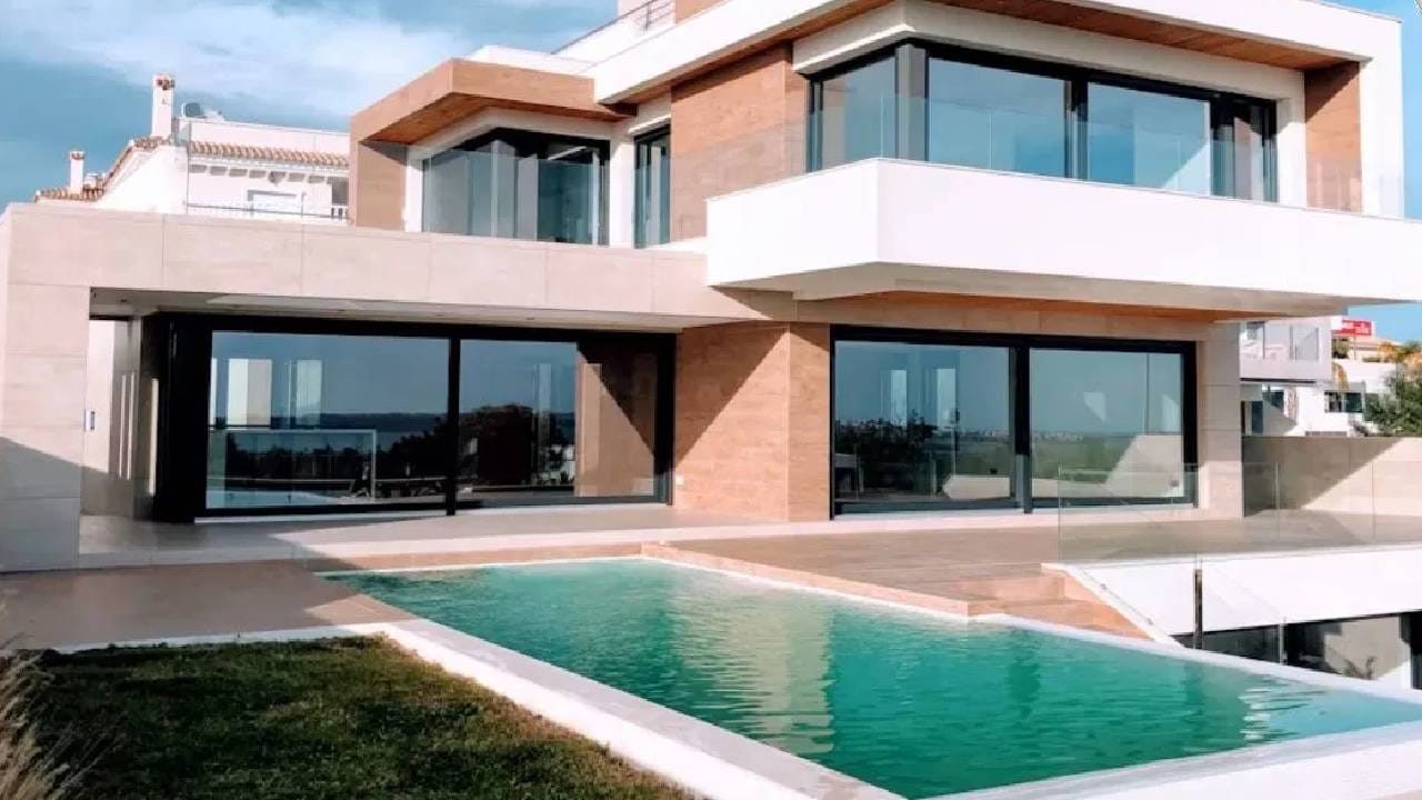 (डिस्क्लेमर : या लेखात दिलेली माहिती धार्मिक आणि वास्तुशास्त्रीय मान्यतांवर तसेच सामान्य माहितीनुसार आधारित आहे. ती उपलब्ध स्रोतांवरून देण्यात आलेली आहे. याला कोणताही वैज्ञानिक आधार असल्याचा दावा करण्यात आलेला नाही. आम्ही या माहितीची पुष्टी करत नाही किंवा समर्थनही देत नाही, याच्या तथ्यांबद्दल आम्ही कुठलाही दावा करीत नाही. )